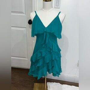 ALICE + OLIVIA
Lavinia Ruffle Dress NWT